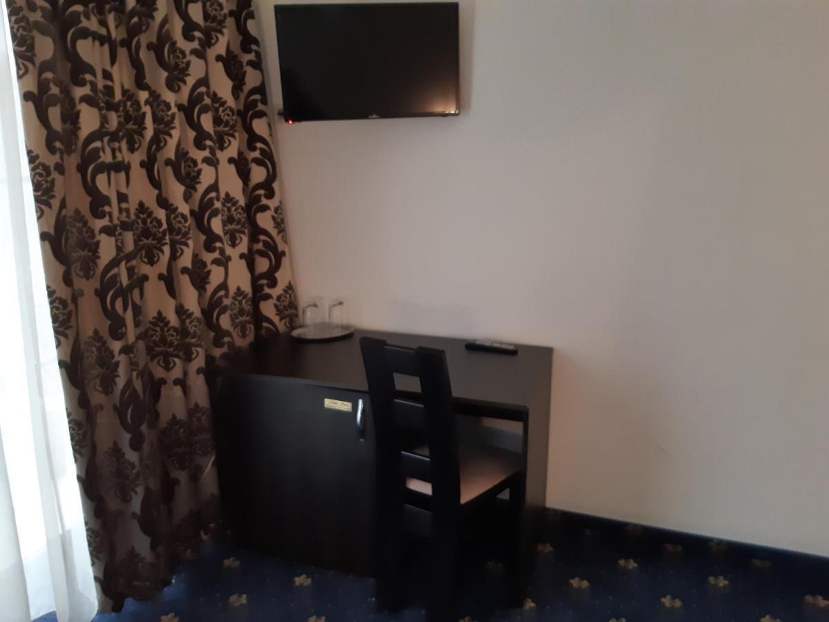 Hotel Ro&Mario Barlad Bîrlad Kültér fotó